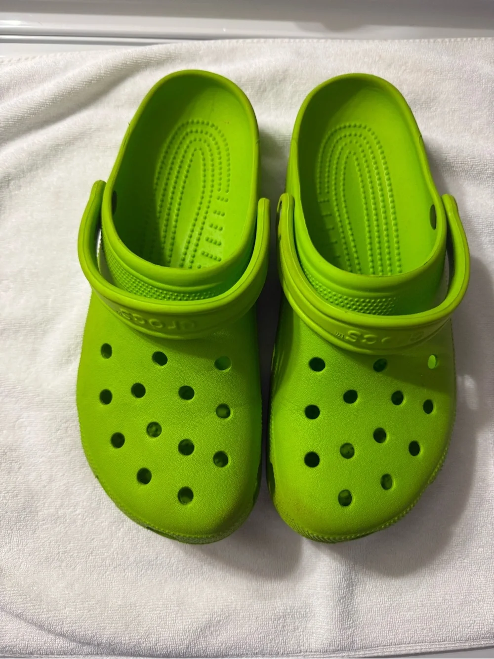 CROCS Men's Classic Clog in Lime Green